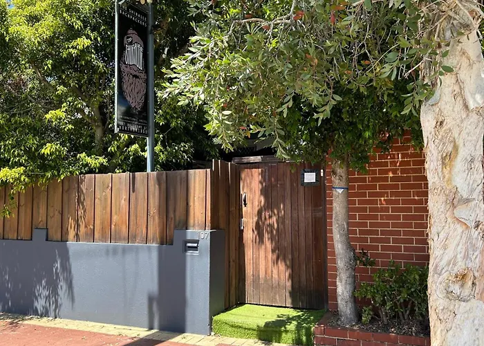 Shiralee Hostel -Note - Valid Passport Required To Check In Perth